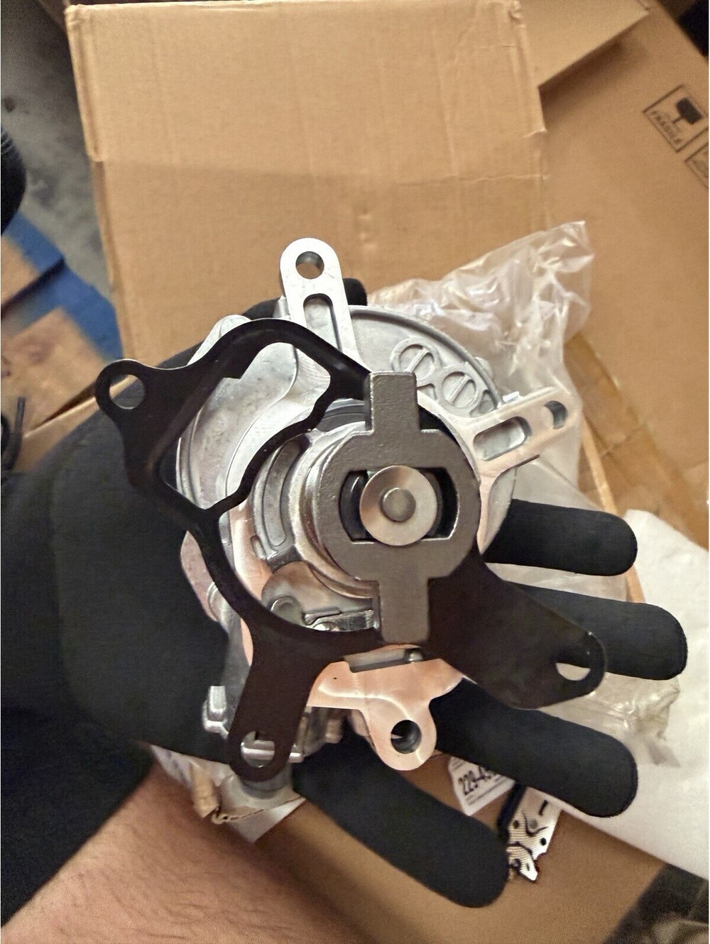 Mechanical Vacuum Pump Assembly Automotive Engine Replacement Part read